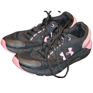 2/$40 🏷 Under Armour Pink & Black Running Shoes Size 5Y
